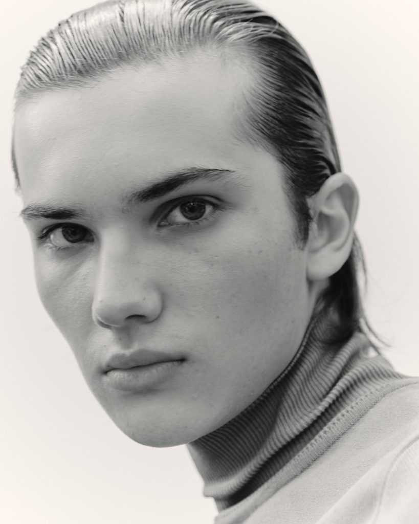 Victor Jacques Reveals Unseen Backstage Magic of JUUN J's Spring/Summer 2024 Collection at Paris Fashion Week Victor Jacques Reveals Unseen Backstage Magic of JUUN J's Spring/Summer 2024 Collection at Paris Fashion Week Vanity Teen 虚荣青年 Lifestyle & new faces magazine