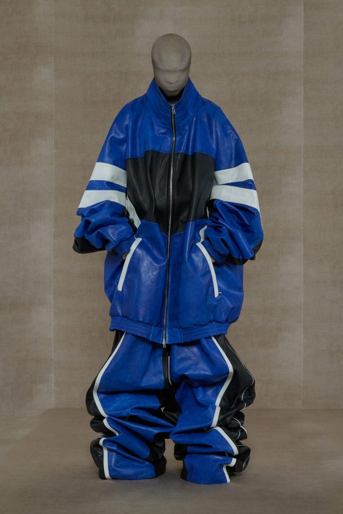 VETEMENTS Spring 2024 Collection: A Masterclass in Maximizing Style VETEMENTS Spring 2024 Collection: A Masterclass in Maximizing Style Vanity Teen 虚荣青年 Lifestyle & new faces magazine