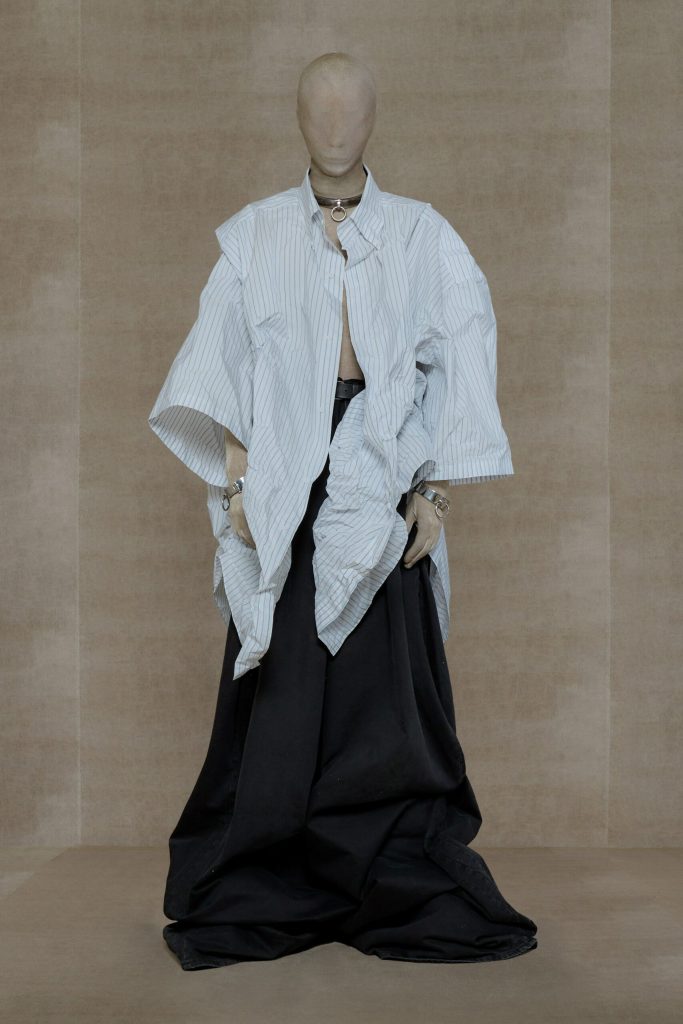 VETEMENTS Spring 2024 Collection: A Masterclass in Maximizing Style VETEMENTS Spring 2024 Collection: A Masterclass in Maximizing Style Vanity Teen 虚荣青年 Lifestyle & new faces magazine