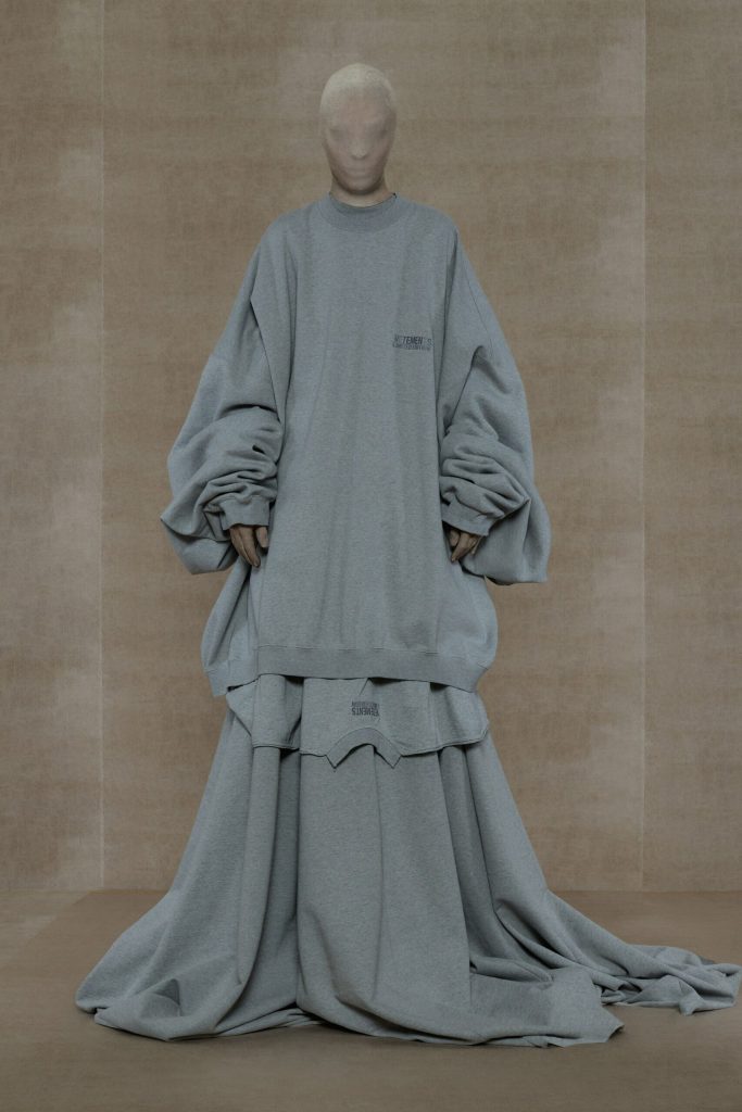 VETEMENTS Spring 2024 Collection: A Masterclass in Maximizing Style VETEMENTS Spring 2024 Collection: A Masterclass in Maximizing Style Vanity Teen 虚荣青年 Lifestyle & new faces magazine