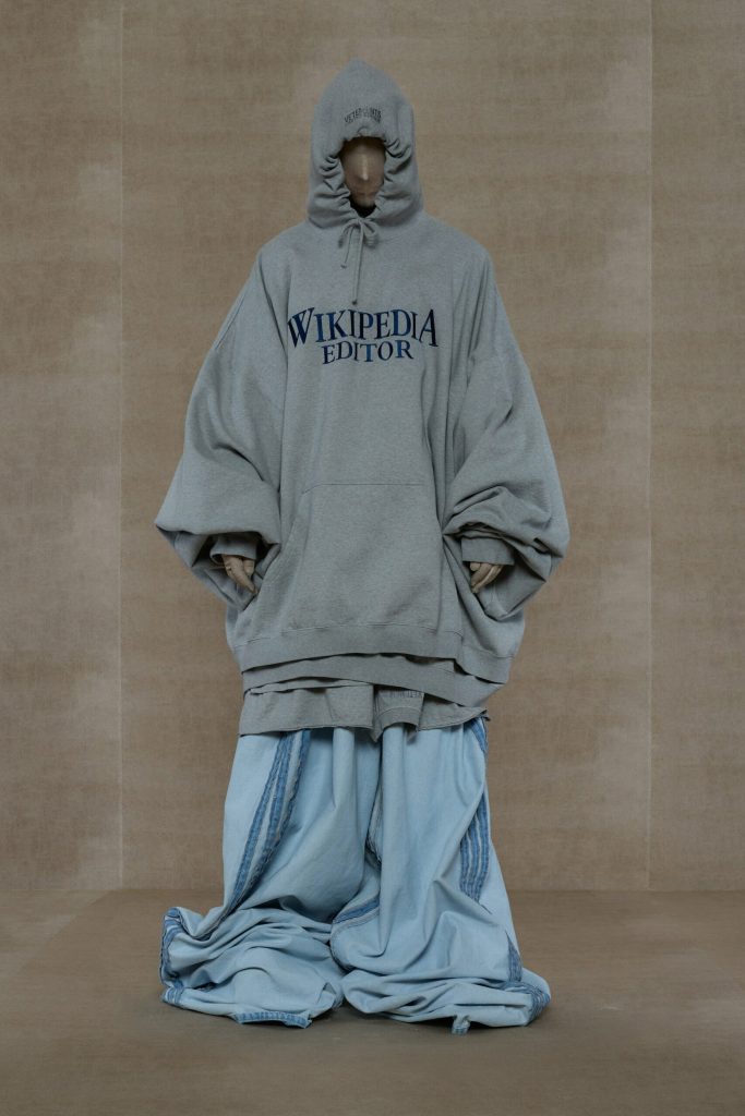 VETEMENTS Spring 2024 Collection: A Masterclass in Maximizing Style VETEMENTS Spring 2024 Collection: A Masterclass in Maximizing Style Vanity Teen 虚荣青年 Lifestyle & new faces magazine
