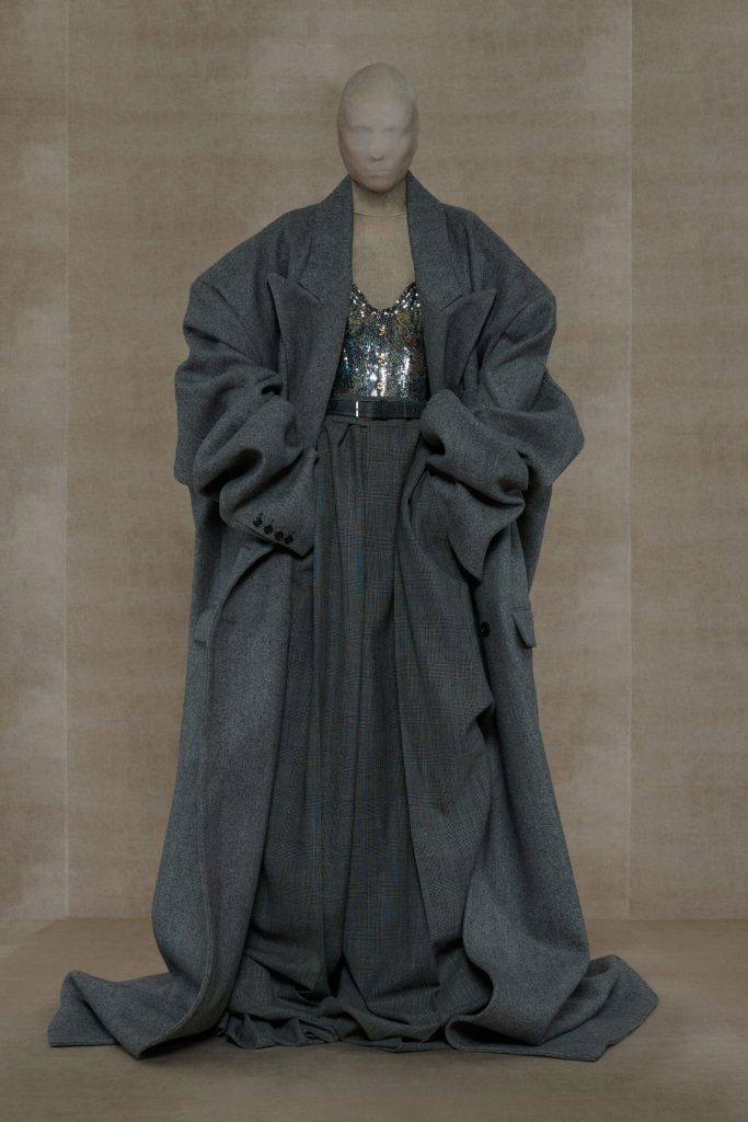VETEMENTS Spring 2024 Collection: A Masterclass in Maximizing Style VETEMENTS Spring 2024 Collection: A Masterclass in Maximizing Style Vanity Teen 虚荣青年 Lifestyle & new faces magazine