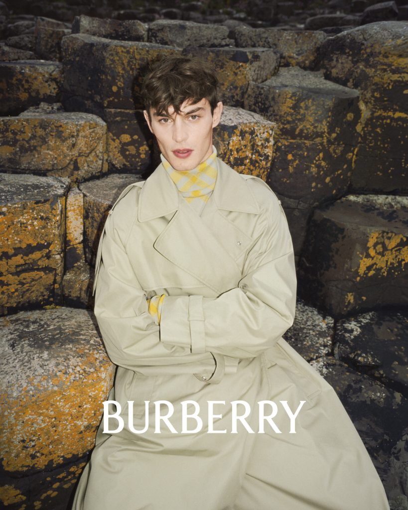 Burberry Unveils its Winter 2023 Campaign in a Dramatic Fashion Burberry Unveils its Winter 2023 Campaign in a Dramatic Fashion Vanity Teen 虚荣青年 Lifestyle & new faces magazine