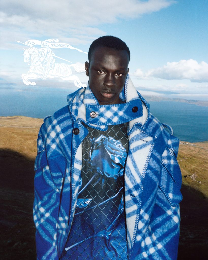 Burberry Unveils its Winter 2023 Campaign in a Dramatic Fashion Burberry Unveils its Winter 2023 Campaign in a Dramatic Fashion Vanity Teen 虚荣青年 Lifestyle & new faces magazine
