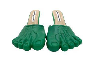 I Wanna Bangkok Unveils "Hulkfoot" and "Bigfoot" High-Heel Sandals I Wanna Bangkok Unveils "Hulkfoot" and "Bigfoot" High-Heel Sandals Vanity Teen 虚荣青年 Lifestyle & new faces magazine