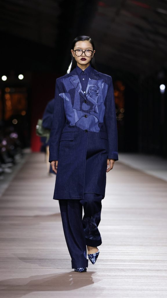 NIGO® Transports Shanghai to the Fashion Future with KENZO Spring/Summer 2024 Show Vanity Teen 虚荣青年 Lifestyle & new faces magazine NIGO® Transports Shanghai to the Fashion Future with KENZO Spring/Summer 2024 Show NIGO® Transports Shanghai to the Fashion Future with KENZO Spring/Summer 2024 Show Vanity Teen 虚荣青年 Lifestyle & new faces magazine