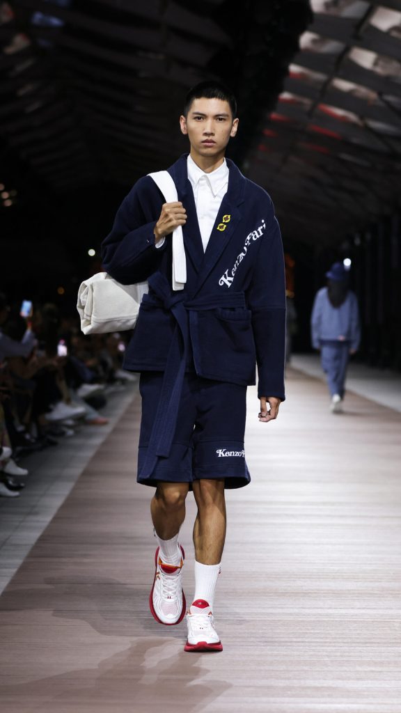 NIGO® Transports Shanghai to the Fashion Future with KENZO Spring/Summer 2024 Show Vanity Teen 虚荣青年 Lifestyle & new faces magazine NIGO® Transports Shanghai to the Fashion Future with KENZO Spring/Summer 2024 Show NIGO® Transports Shanghai to the Fashion Future with KENZO Spring/Summer 2024 Show Vanity Teen 虚荣青年 Lifestyle & new faces magazine