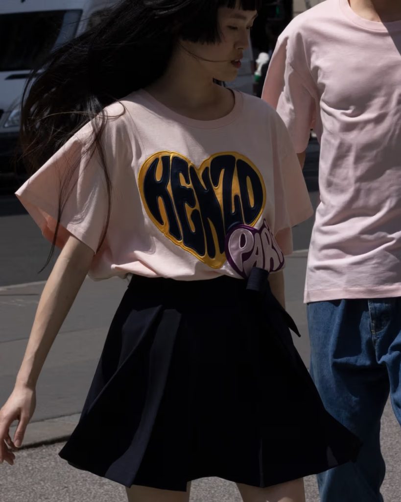 Nigo Unveils "KENZO HEARTS" Pattern for KENZO's 2023 Fall/Winter Collection Vanity Teen 虚荣青年 Lifestyle & new faces magazine Nigo Unveils "KENZO HEARTS" Pattern for KENZO's 2023 Fall/Winter Collection Nigo Unveils "KENZO HEARTS" Pattern for KENZO's 2023 Fall/Winter Collection Vanity Teen 虚荣青年 Lifestyle & new faces magazine