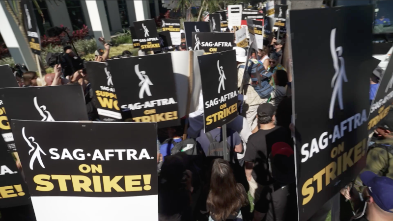 Vanity Teen Stands in Solidarity with Striking Workers Vanity Teen Stands in Solidarity with Striking Workers Vanity Teen 虚荣青年 Lifestyle & new faces magazine