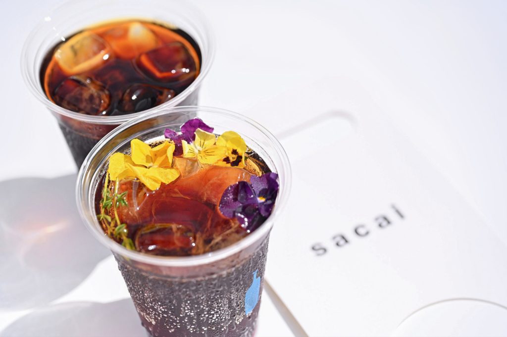 Bold Brews and Exclusive Threads: sacai & Blue Bottle Coffee Unveil Limited Edition City Series Vanity Teen 虚荣青年 Lifestyle & new faces magazine Bold Brews and Exclusive Threads: sacai & Blue Bottle Coffee Unveil Limited Edition City Series Bold Brews and Exclusive Threads: sacai & Blue Bottle Coffee Unveil Limited Edition City Series Vanity Teen 虚荣青年 Lifestyle & new faces magazine