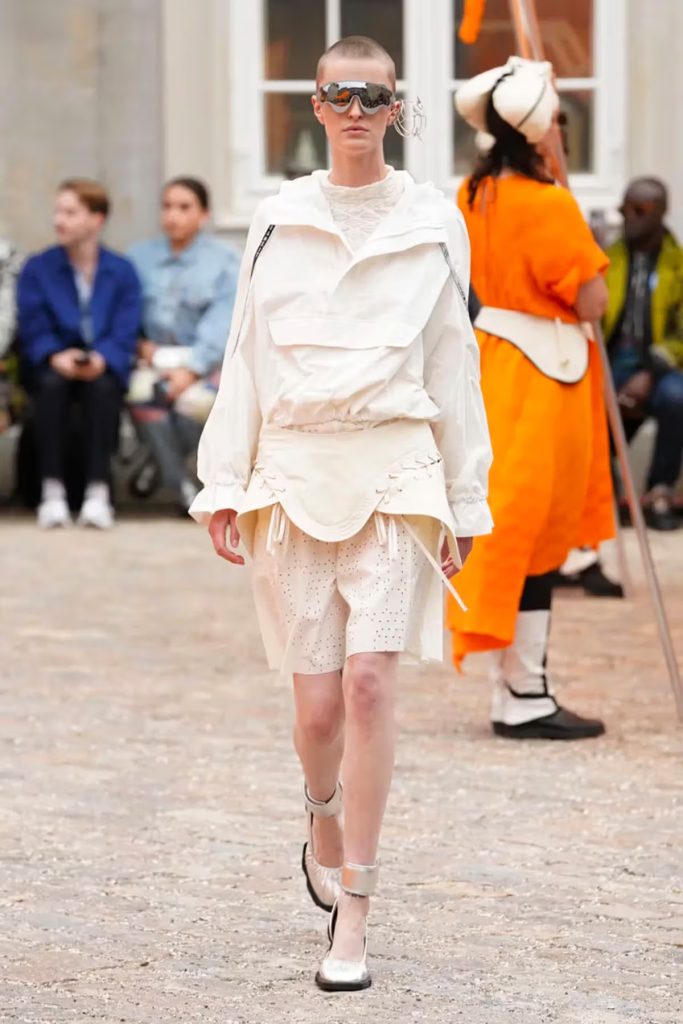 Henrik Vibskov's Spring/Summer 2024 Collection: An Unboxing Waltz in the Boxing Ring Vanity Teen 虚荣青年 Henrik Vibskov's Spring/Summer 2024 Collection: An Unboxing Waltz in the Boxing Ring Henrik Vibskov's Spring/Summer 2024 Collection: An Unboxing Waltz in the Boxing Ring Vanity Teen 虚荣青年