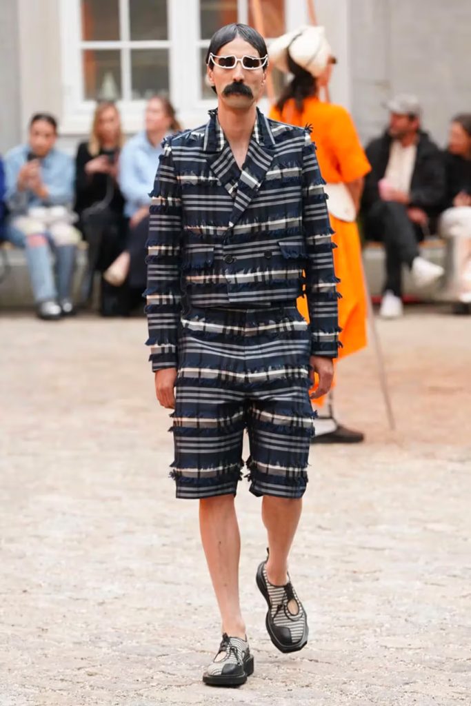 Henrik Vibskov's Spring/Summer 2024 Collection: An Unboxing Waltz in the Boxing Ring Vanity Teen 虚荣青年 Henrik Vibskov's Spring/Summer 2024 Collection: An Unboxing Waltz in the Boxing Ring Henrik Vibskov's Spring/Summer 2024 Collection: An Unboxing Waltz in the Boxing Ring Vanity Teen 虚荣青年