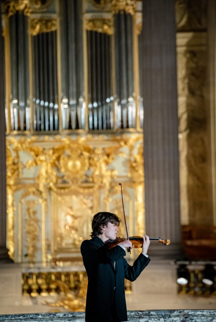 CELINE's Starlit Moments: From Versailles to Beverly Hills CELINE's Starlit Moments: From Versailles to Beverly Hills Vanity Teen 虚荣青年 Lifestyle & new faces magazine