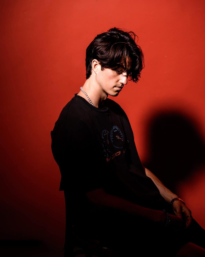 Melodies from the 1000 Islands: Elijah Woods' Musical Journey Melodies from the 1000 Islands: Elijah Woods' Musical Journey Vanity Teen 虚荣青年 Lifestyle & new faces magazine