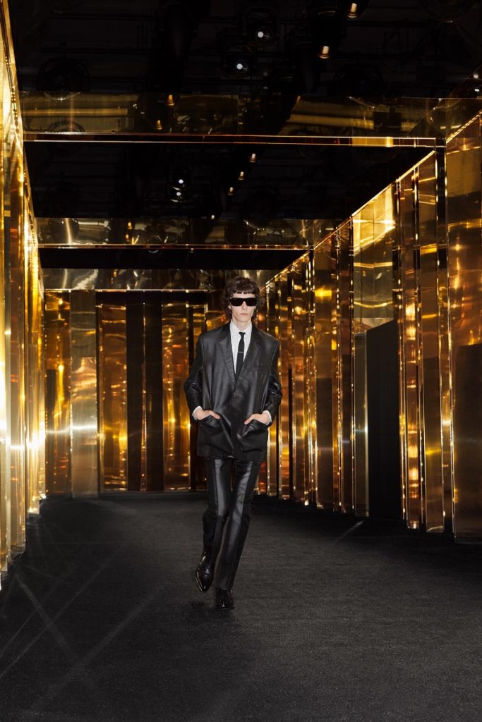 CELINE HOMME RELEASES SUMMER ’24 The Show That Never Was CELINE HOMME RELEASES SUMMER ’24 The Show That Never Was Vanity Teen 虚荣青年 Lifestyle & new faces magazine