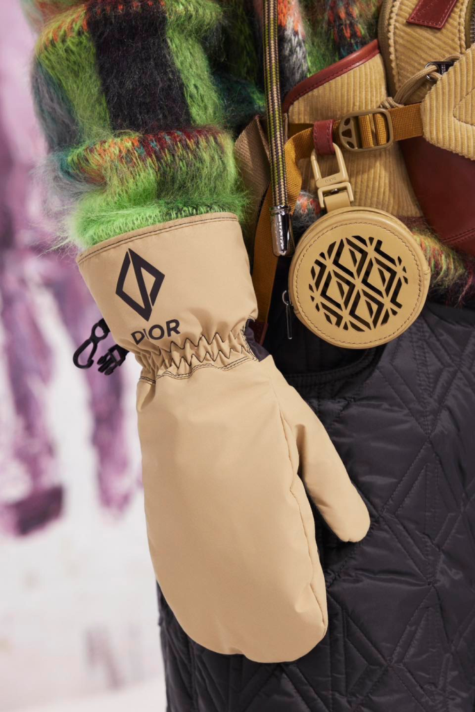 DIOR Unveils Men's Ski Capsule Collection DIOR Unveils Men's Ski Capsule Collection Vanity Teen 虚荣青年 Lifestyle & new faces magazine