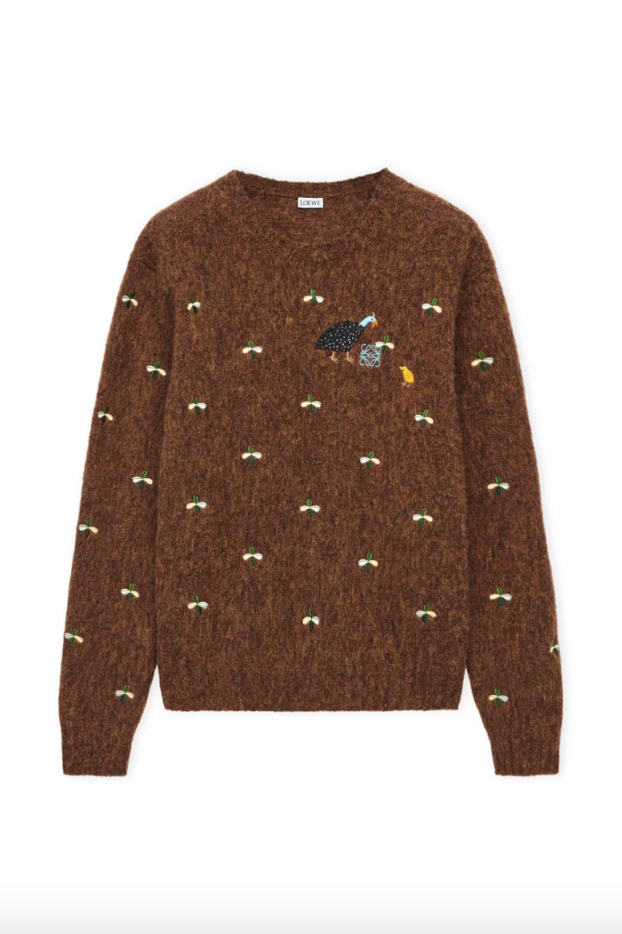 LOEWE Unveils its 2023 Holiday Collection LOEWE Unveils its 2023 Holiday Collection Vanity Teen 虚荣青年 Lifestyle & new faces magazine