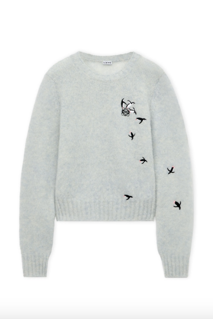 LOEWE Unveils its 2023 Holiday Collection LOEWE Unveils its 2023 Holiday Collection Vanity Teen 虚荣青年 Lifestyle & new faces magazine