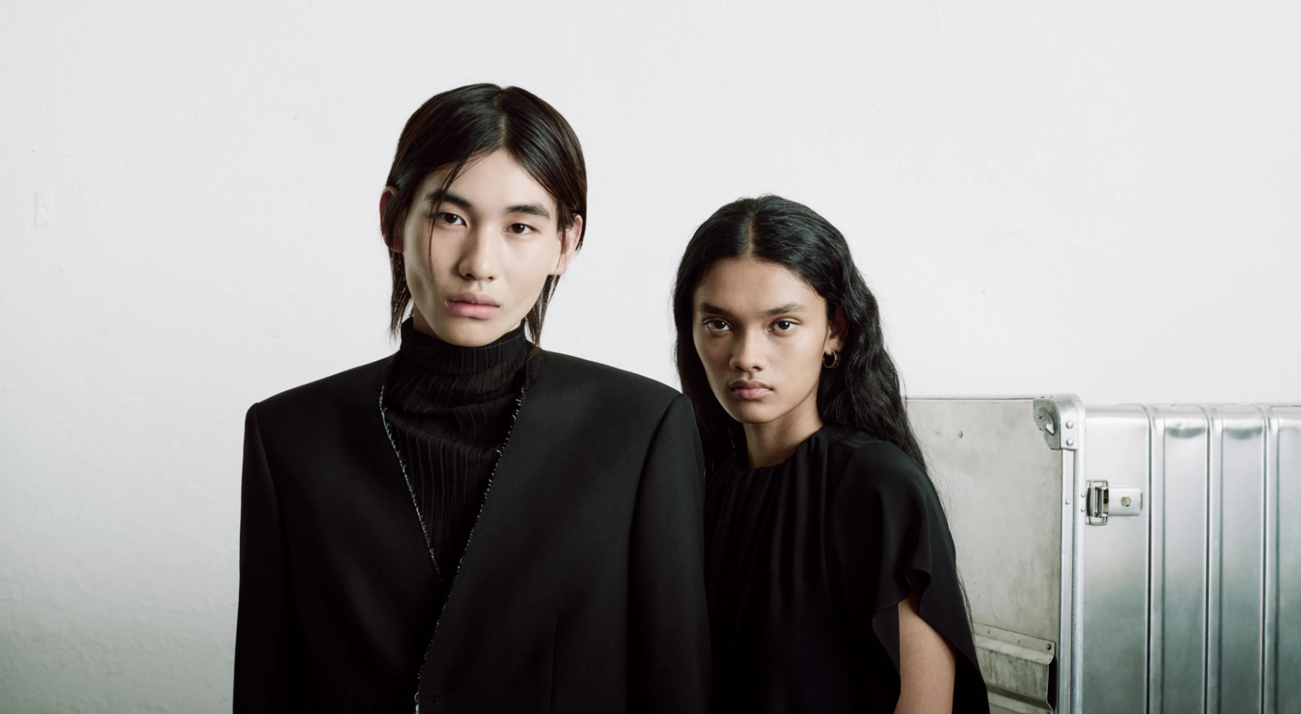 MM6 Maison Margiela's Chic Holiday Capsule 2023 MM6 Maison Margiela's Chic Holiday Capsule 2023 Vanity Teen 虚荣青年 Lifestyle & new faces magazine