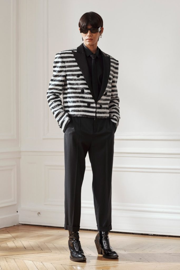 Balmain's Pre-Fall 2024 Collection Honors Its Legacy Under Olivier Rousteing's Direction Vanity Teen 虚荣青年 Lifestyle & new faces magazine Balmain's Pre-Fall 2024 Collection Honors Its Legacy Under Olivier Rousteing's Direction Balmain's Pre-Fall 2024 Collection Honors Its Legacy Under Olivier Rousteing's Direction Vanity Teen 虚荣青年 Lifestyle & new faces magazine