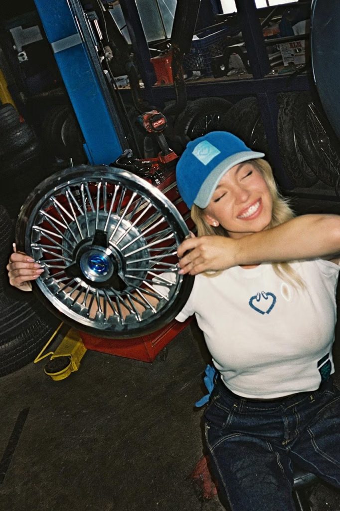 Ford Teams Up with Sydney Sweeney for a New Fashion Series Ford Teams Up with Sydney Sweeney for a New Fashion Series Vanity Teen 虚荣青年 Lifestyle & new faces magazine