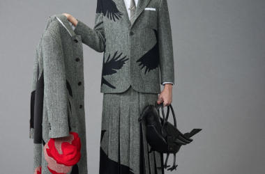 Thom Browne Introduces Men's Early Fall 2024 Collection with Classic Architecture and Edgar Allan Poe Inspirations Thom Browne Introduces Men's Early Fall 2024 Collection with Classic Architecture and Edgar Allan Poe Inspirations Vanity Teen 虚荣青年 Lifestyle & new faces magazine