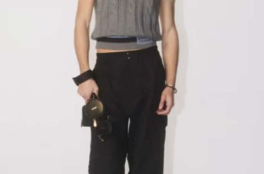 Versace's A Shift to Subdued Elegance in Pre-Fall 2024 Versace's A Shift to Subdued Elegance in Pre-Fall 2024 Vanity Teen 虚荣青年 Lifestyle & new faces magazine