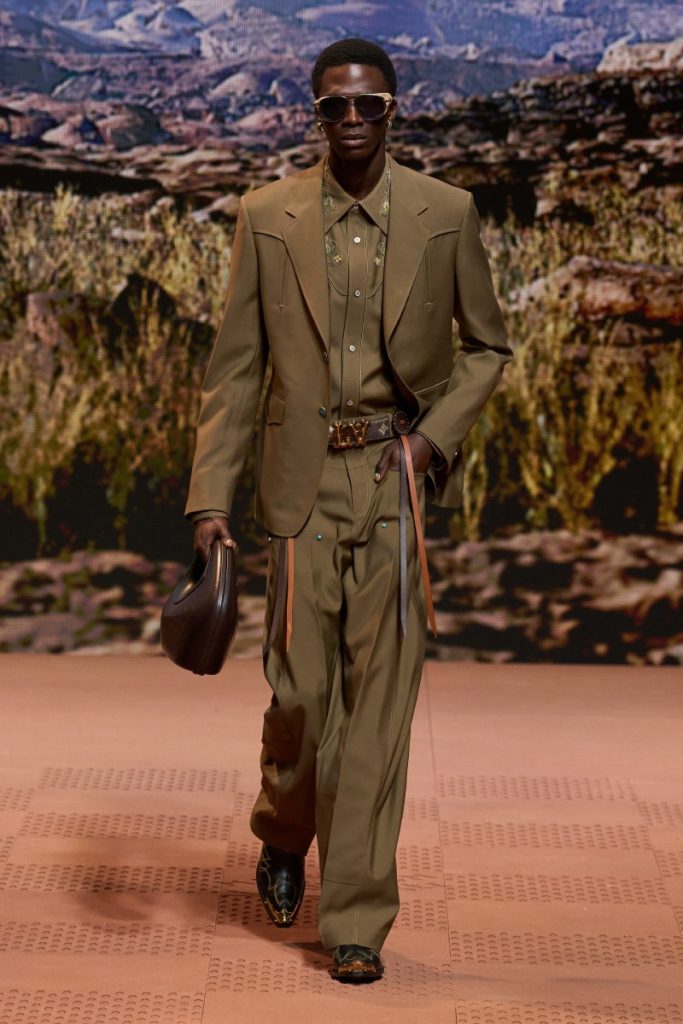 "PARIS TO VA": Louis Vuitton's Western-Inspired Fall Winter 2024/25 Collection by Pharrell Williams "PARIS TO VA": Louis Vuitton's Western-Inspired Fall Winter 2024/25 Collection by Pharrell Williams Vanity Teen 虚荣青年 Lifestyle & new faces magazine