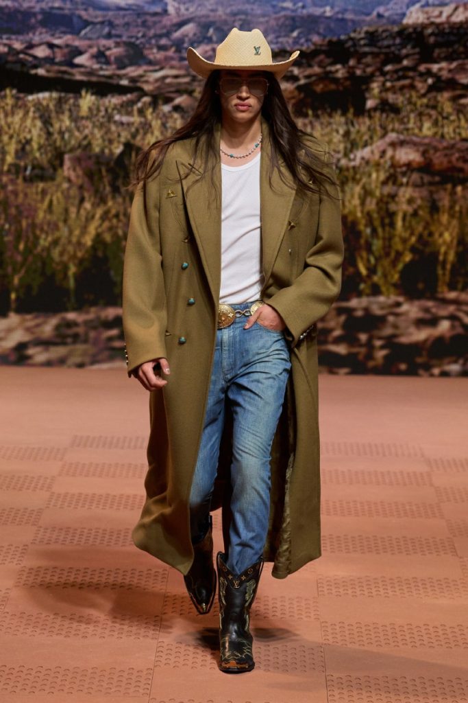 "PARIS TO VA": Louis Vuitton's Western-Inspired Fall Winter 2024/25 Collection by Pharrell Williams "PARIS TO VA": Louis Vuitton's Western-Inspired Fall Winter 2024/25 Collection by Pharrell Williams Vanity Teen 虚荣青年 Lifestyle & new faces magazine