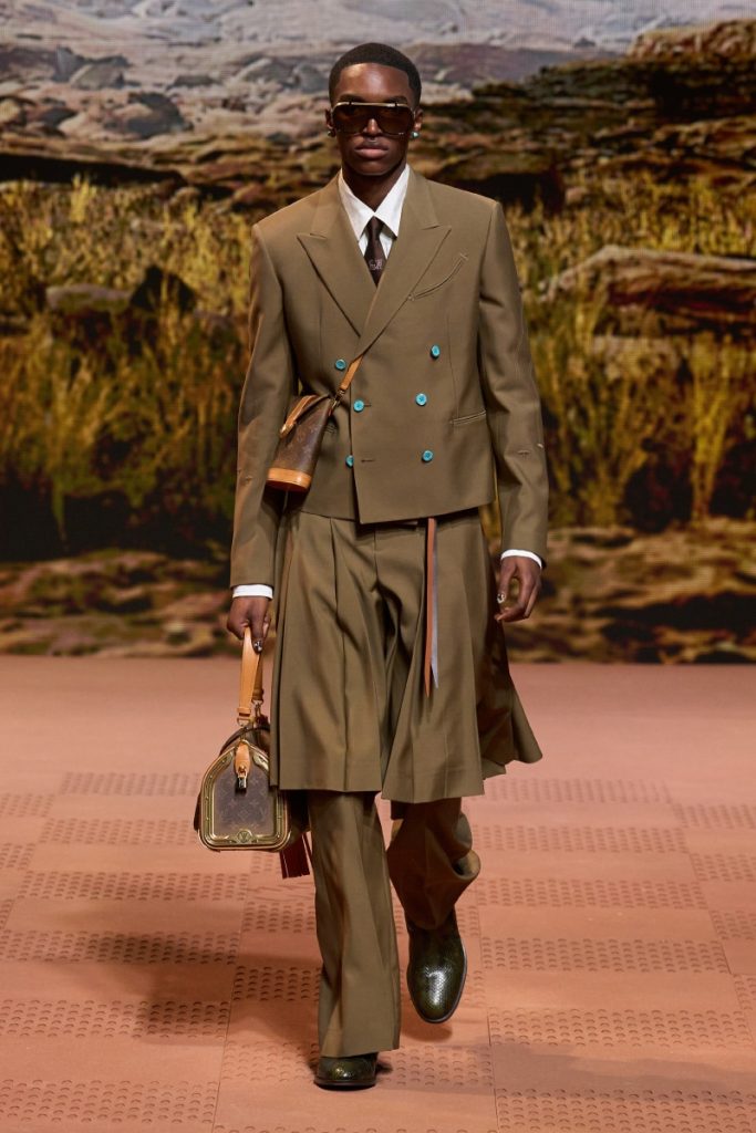 "PARIS TO VA": Louis Vuitton's Western-Inspired Fall Winter 2024/25 Collection by Pharrell Williams "PARIS TO VA": Louis Vuitton's Western-Inspired Fall Winter 2024/25 Collection by Pharrell Williams Vanity Teen 虚荣青年 Lifestyle & new faces magazine