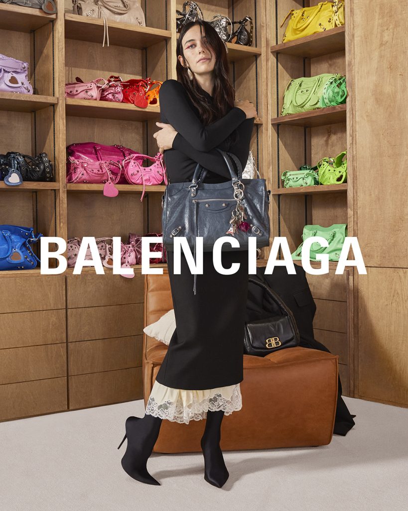 BALENCIAGA Unveils New Campaign "BALENCIAGA CLOSET" Featuring Kim Kardashian and Nicola Peltz BALENCIAGA Unveils New Campaign "BALENCIAGA CLOSET" Featuring Kim Kardashian and Nicola Peltz Vanity Teen 虚荣青年 Lifestyle & new faces magazine