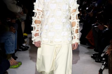 COMME des GARÇONS HOMME PLUS Fall/Winter 2024 Show COMME des GARÇONS HOMME PLUS Fall/Winter 2024 Show Vanity Teen 虚荣青年 Lifestyle & new faces magazine