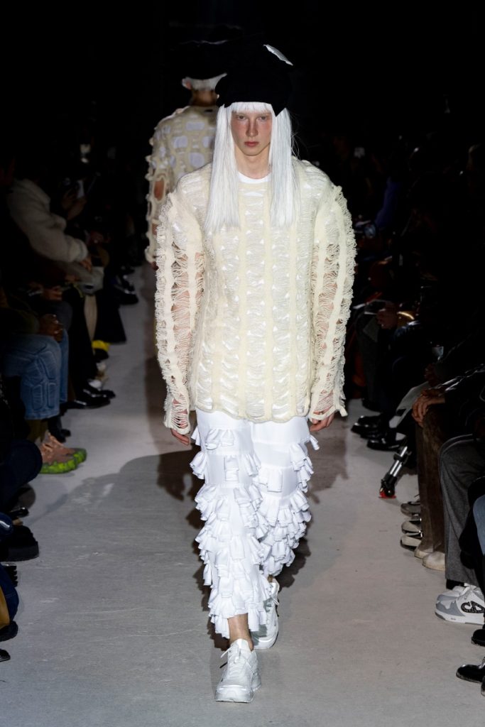 COMME des GARÇONS HOMME PLUS Fall/Winter 2024 Show COMME des GARÇONS HOMME PLUS Fall/Winter 2024 Show Vanity Teen 虚荣青年 Lifestyle & new faces magazine