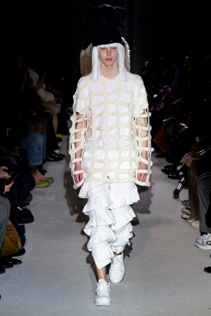 COMME des GARÇONS HOMME PLUS Fall/Winter 2024 Show COMME des GARÇONS HOMME PLUS Fall/Winter 2024 Show Vanity Teen 虚荣青年 Lifestyle & new faces magazine
