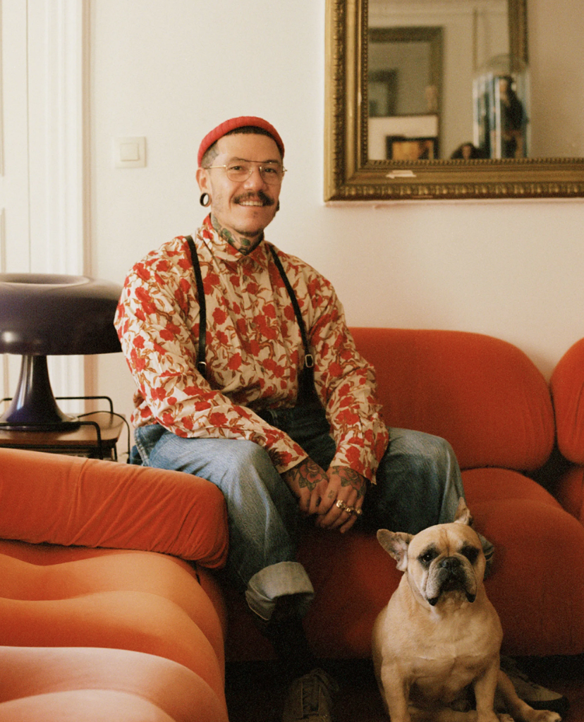 MOSCHINO Appoints Former LOEWE Designer Adrian Appiolaza as Creative Director Vanity Teen 虚荣青年 Lifestyle & new faces magazine MOSCHINO Appoints Former LOEWE Designer Adrian Appiolaza as Creative Director MOSCHINO Appoints Former LOEWE Designer Adrian Appiolaza as Creative Director Vanity Teen 虚荣青年 Lifestyle & new faces magazine