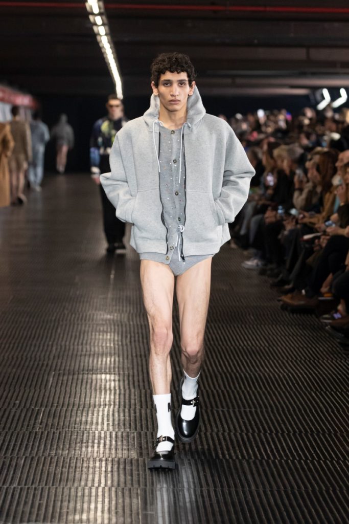 MSGM Unveils Its 2024 Autumn/Winter Collection in a Unique Subway Setting MSGM Unveils Its 2024 Autumn/Winter Collection in a Unique Subway Setting Vanity Teen 虚荣青年 Lifestyle & new faces magazine