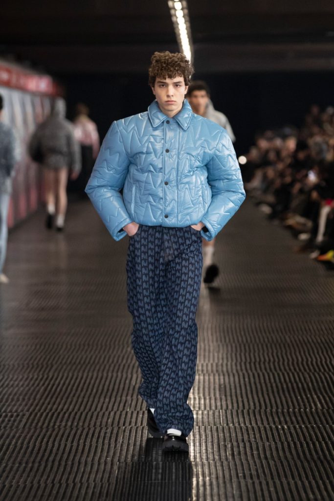 MSGM Unveils Its 2024 Autumn/Winter Collection in a Unique Subway Setting MSGM Unveils Its 2024 Autumn/Winter Collection in a Unique Subway Setting Vanity Teen 虚荣青年 Lifestyle & new faces magazine