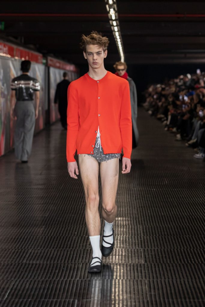 MSGM Unveils Its 2024 Autumn/Winter Collection in a Unique Subway Setting MSGM Unveils Its 2024 Autumn/Winter Collection in a Unique Subway Setting Vanity Teen 虚荣青年 Lifestyle & new faces magazine