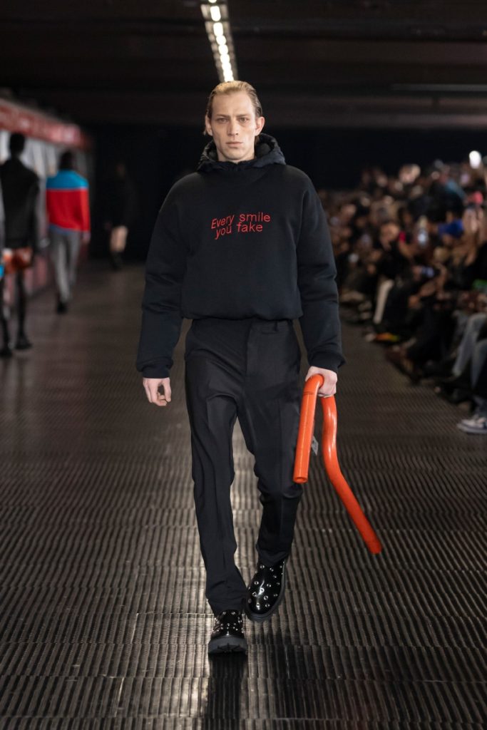 MSGM Unveils Its 2024 Autumn/Winter Collection in a Unique Subway Setting MSGM Unveils Its 2024 Autumn/Winter Collection in a Unique Subway Setting Vanity Teen 虚荣青年 Lifestyle & new faces magazine