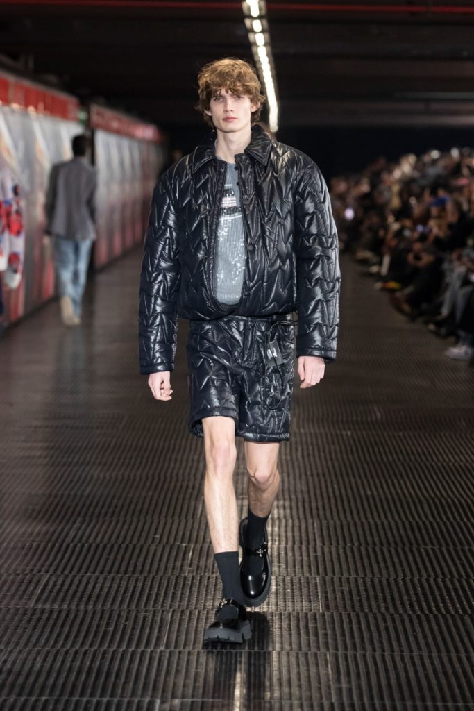 MSGM Unveils Its 2024 Autumn/Winter Collection in a Unique Subway Setting MSGM Unveils Its 2024 Autumn/Winter Collection in a Unique Subway Setting Vanity Teen 虚荣青年 Lifestyle & new faces magazine