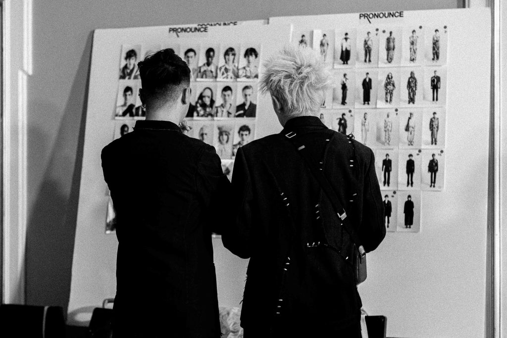 Pronounce's "Zhuangzi’s Butterfly" Collection: A Fusion of Dreams and Reality for Fall/Winter 2024 BACKSTAGE Pronounce's "Zhuangzi’s Butterfly" Collection: A Fusion of Dreams and Reality for Fall/Winter 2024 BACKSTAGE Vanity Teen 虚荣青年 Lifestyle & new faces magazine