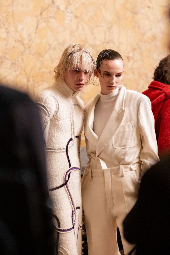 Pronounce's "Zhuangzi’s Butterfly" Collection: A Fusion of Dreams and Reality for Fall/Winter 2024 BACKSTAGE Pronounce's "Zhuangzi’s Butterfly" Collection: A Fusion of Dreams and Reality for Fall/Winter 2024 BACKSTAGE Vanity Teen 虚荣青年 Lifestyle & new faces magazine