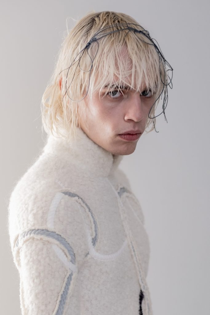 Pronounce's "Zhuangzi’s Butterfly" Collection: A Fusion of Dreams and Reality for Fall/Winter 2024 BACKSTAGE Pronounce's "Zhuangzi’s Butterfly" Collection: A Fusion of Dreams and Reality for Fall/Winter 2024 BACKSTAGE Vanity Teen 虚荣青年 Lifestyle & new faces magazine