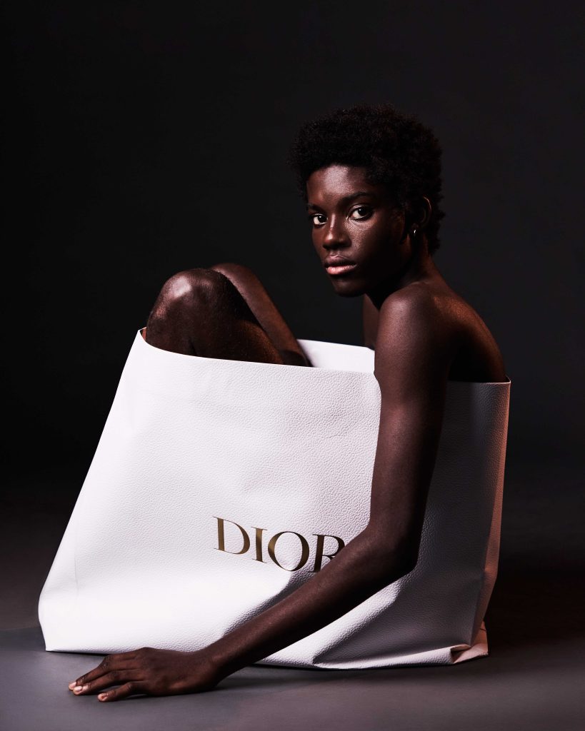 Fusion of Intimacy and Style: A Visual Tale Vanity Teen 虚荣青年 Lifestyle & new faces magazine Fusion of Intimacy and Style: A Visual Tale Fusion of Intimacy and Style: A Visual Tale Vanity Teen 虚荣青年 Lifestyle & new faces magazine