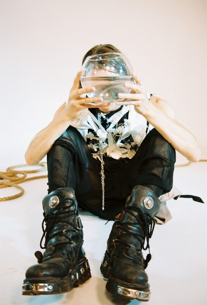 Whispers of the Sea Whispers of the Sea Vanity Teen 虚荣青年 Lifestyle & new faces magazine