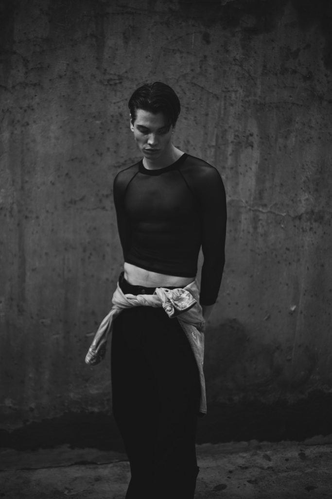 Searching in the shadows Searching in the shadows Vanity Teen 虚荣青年