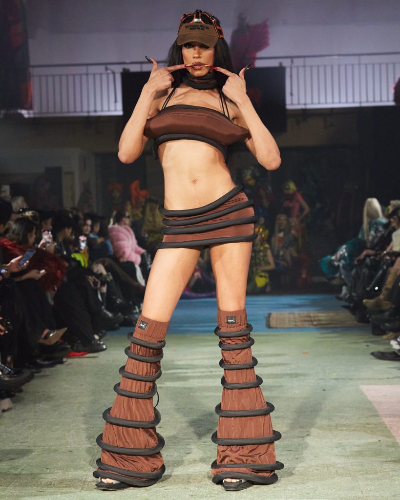 Pushing boundaries and challenging conventions - WINDOWSEN ‘secret weapon  Pushing boundaries and challenging conventions - WINDOWSEN ‘secret weapon  Vanity Teen 虚荣青年 Lifestyle & new faces magazine