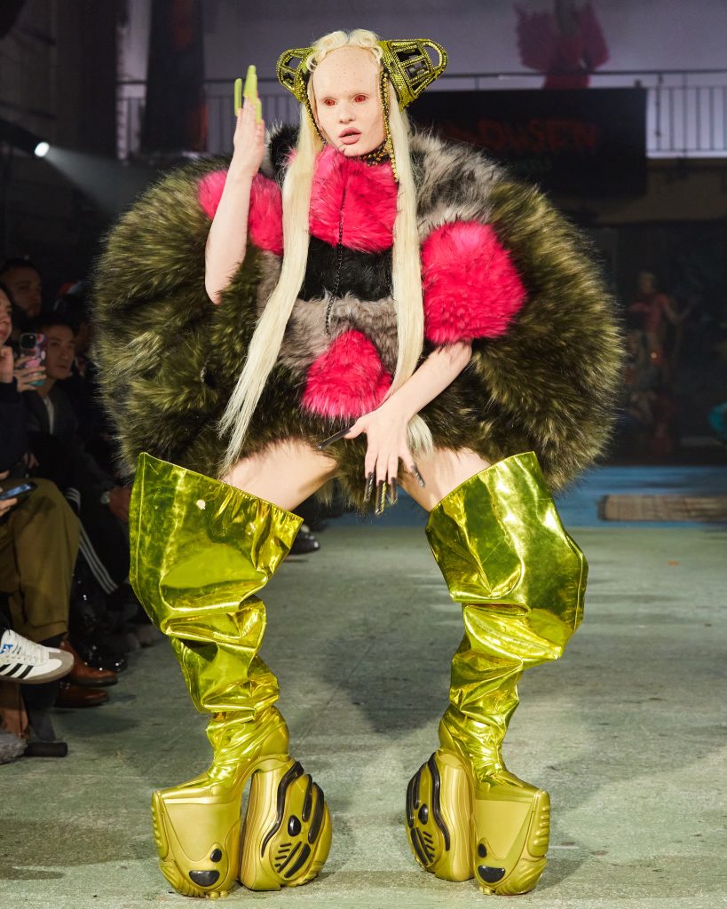 Pushing boundaries and challenging conventions - WINDOWSEN ‘secret weapon  Pushing boundaries and challenging conventions - WINDOWSEN ‘secret weapon  Vanity Teen 虚荣青年 Lifestyle & new faces magazine