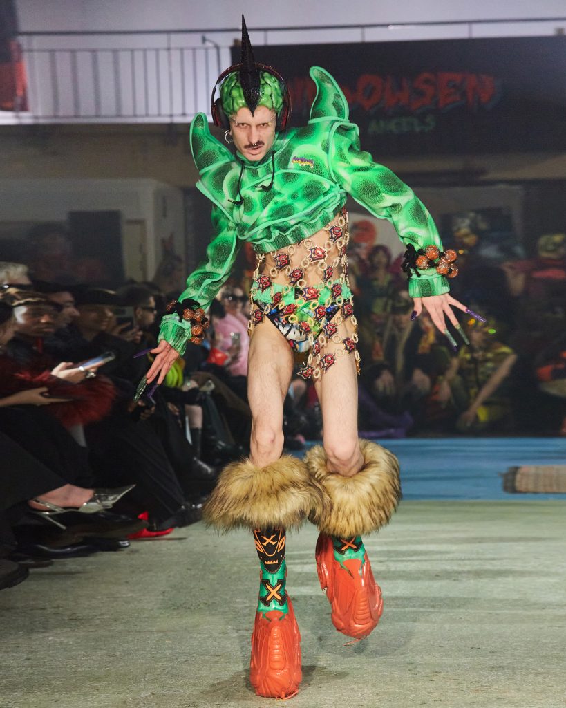 Pushing boundaries and challenging conventions - WINDOWSEN ‘secret weapon  Pushing boundaries and challenging conventions - WINDOWSEN ‘secret weapon  Vanity Teen 虚荣青年 Lifestyle & new faces magazine