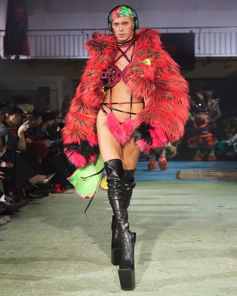 Pushing boundaries and challenging conventions - WINDOWSEN ‘secret weapon  Pushing boundaries and challenging conventions - WINDOWSEN ‘secret weapon  Vanity Teen 虚荣青年 Lifestyle & new faces magazine